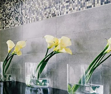 Функциональность керамической плитки в современном дизайне ванной