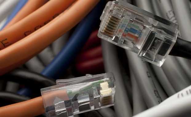 Какой кабель выбрать для подключения в сети Ethernet в квартире?